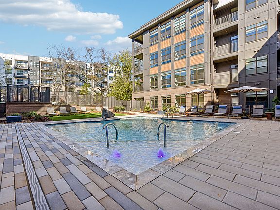 3rd image of 3010 Edgeview Ln #131