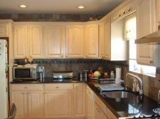 16 Lynbrook Ct, Staten Island, NY 10309
