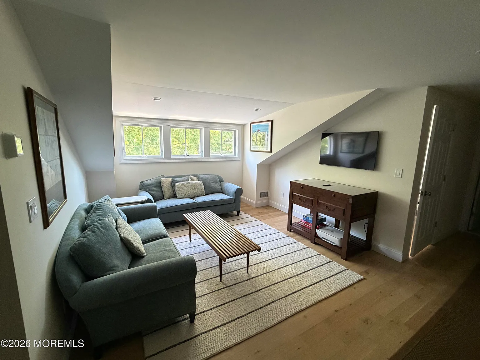 2 bed, 3256 sqft, $4,000 — Photo 3