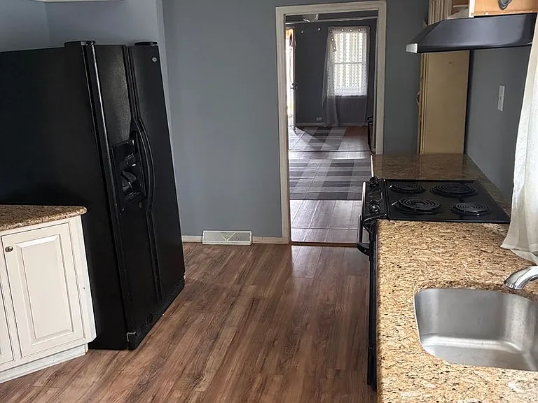 1152 Berkley Rd — Photo 4