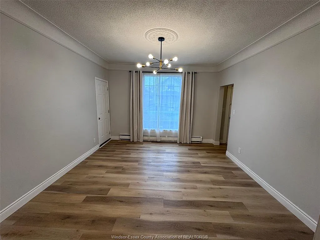 3 bed, $1,895 — Photo 4