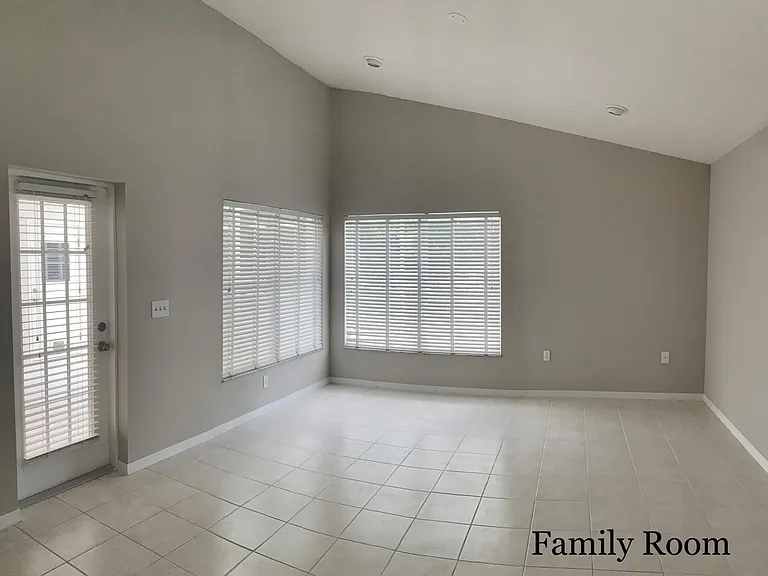 6818 Winslow St — Photo 17