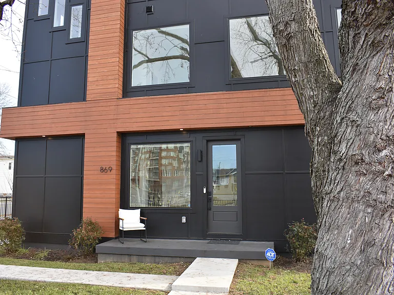 869 Joseph Ave — Photo 32