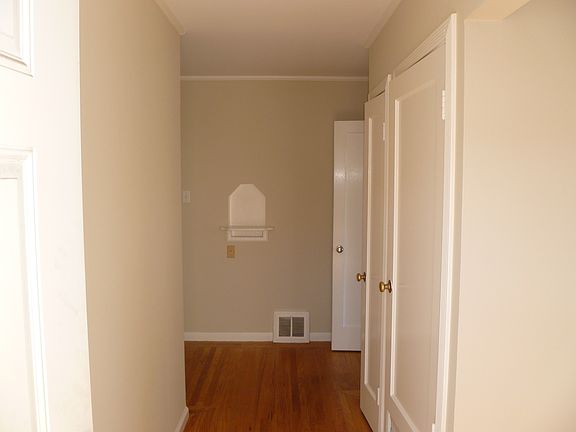 2nd image of 213 Anzavista Ave
