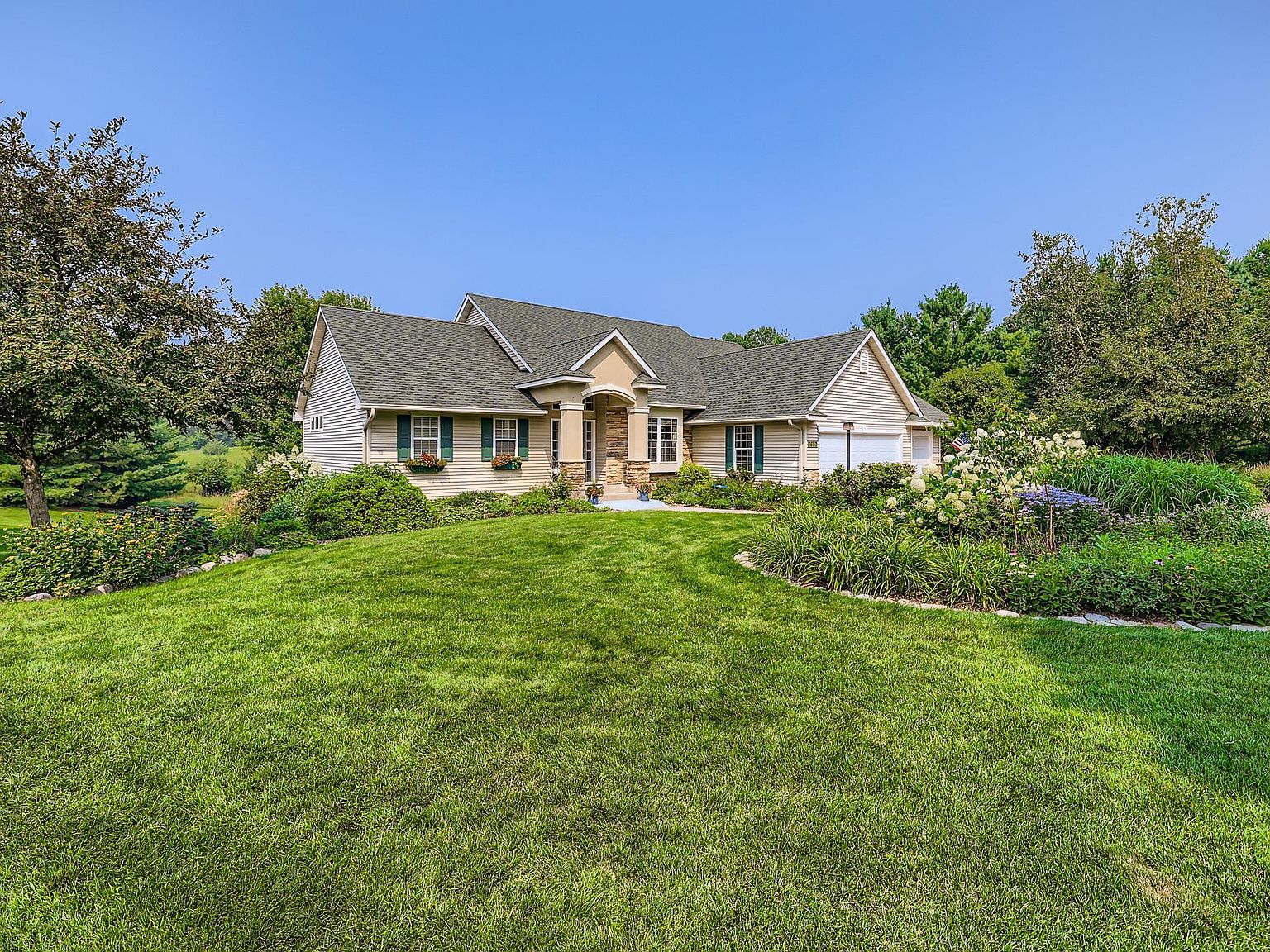 9652 55th St N, Lake Elmo, MN 55042 | Zillow