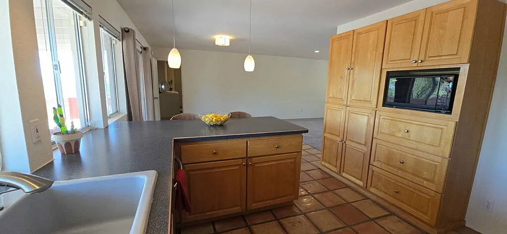 3 bed, 1635 sqft, $3,200 — Photo 4