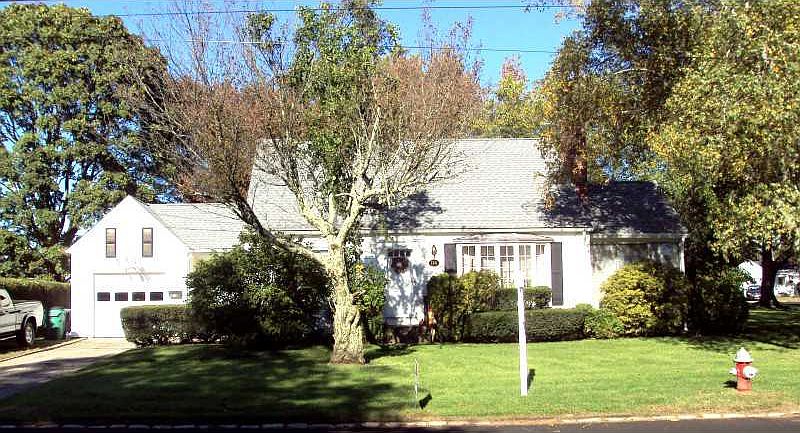 1st image of 190 Fairfax Dr