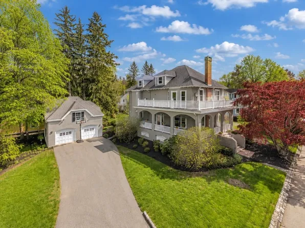 110 Anawan Ave, West Roxbury, MA 02132