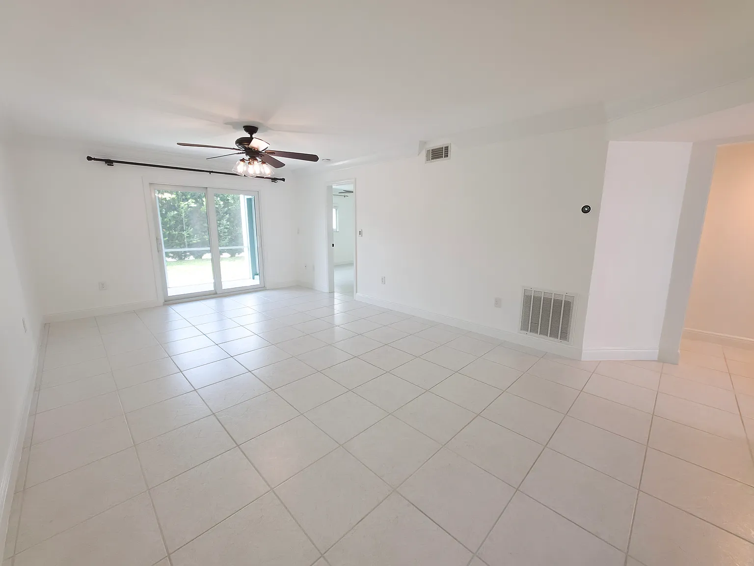 154 Cypress Way E — Photo 4