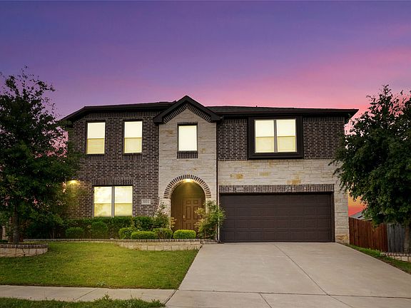 2nd image of 801 Oriel Cir