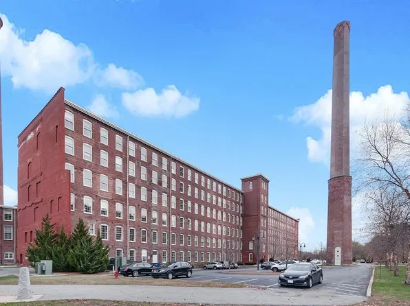 52 Lawrence Dr APT 607, Lowell, MA 01854