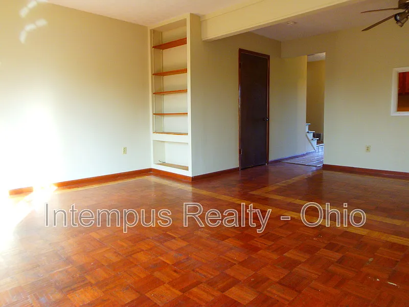 2 bed, 1.5 bath, 1024 sqft, $1,047 — Photo 3