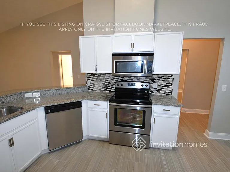 9828 Cristina Dr — Photo 3