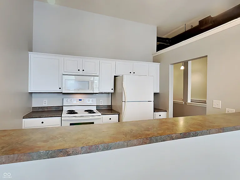 114 S Meridian St #C — Photo 10