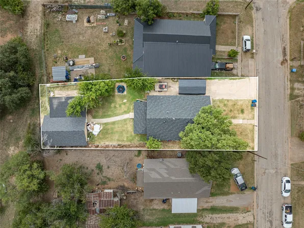 805 E Williams St, Breckenridge, TX 76424