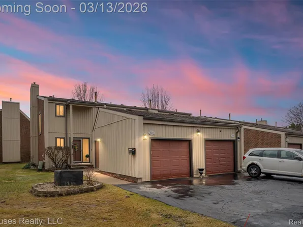 25039 Woodvale Dr N #25, Southfield, MI 48034