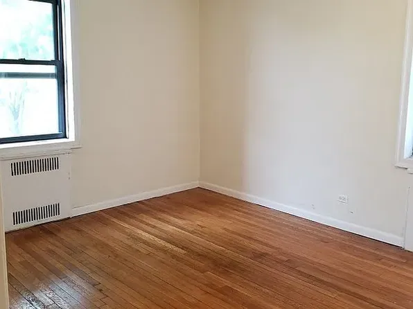 3715 Kings Highway image 7 of 7