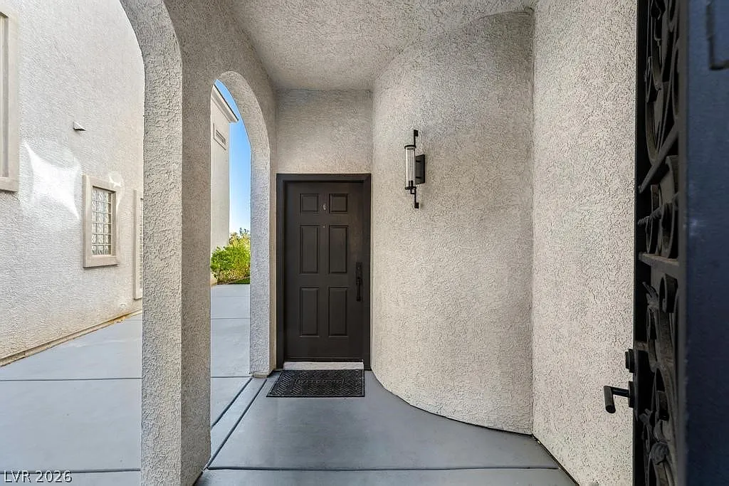 3 bed, 4.0 bath, 2817 sqft, $3,395 — Photo 3