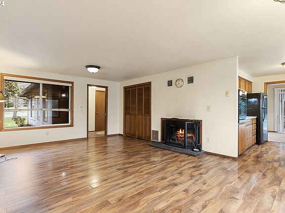 5th image of 12413 NW 31st Ave