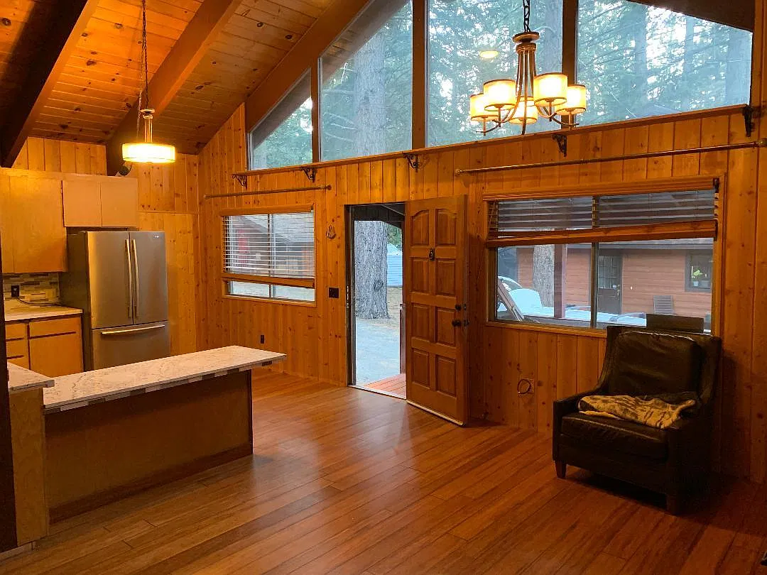 2 bed, 1000 sqft, $2,300 — Photo 3