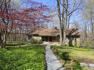 9 Cedar Rd S, Katonah, NY 10536