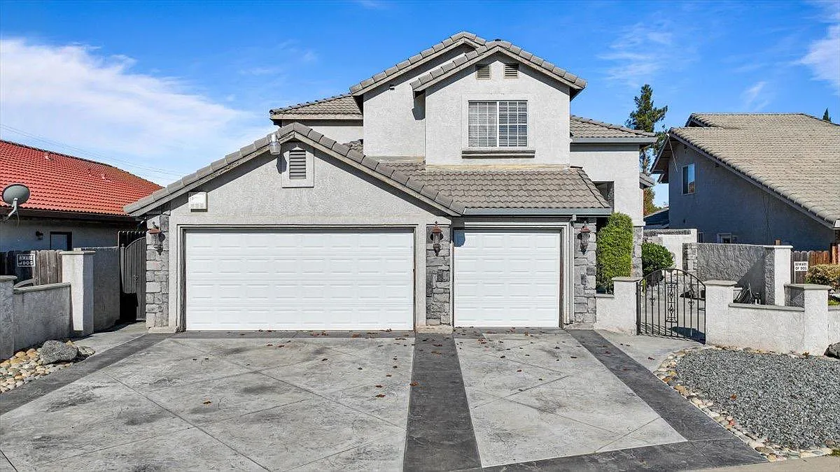 2109 Mount Hamilton Dr photo 1