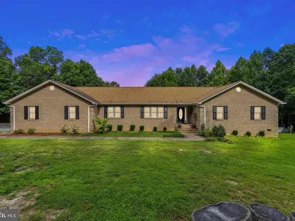 7916 Lake Anna Pkwy, Spotsylvania, VA 22551