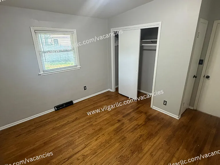 2783-2785 Brown St — Photo 13