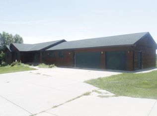 18153 Leisure Ave, Honey Creek, IA 51542