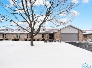 2001 Cobblestone Dr, Findlay, OH 45840