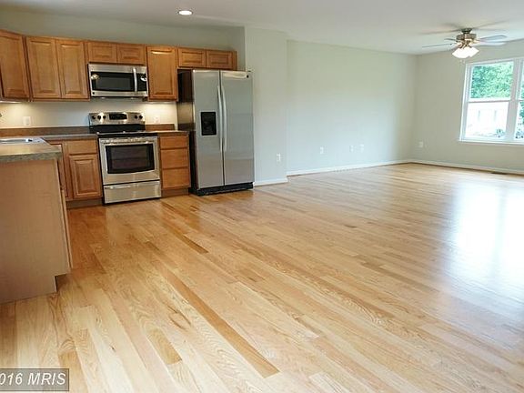3rd image of 235 Leonard Ct