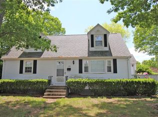 129 Briarwood Ave, Tiverton, RI 02878