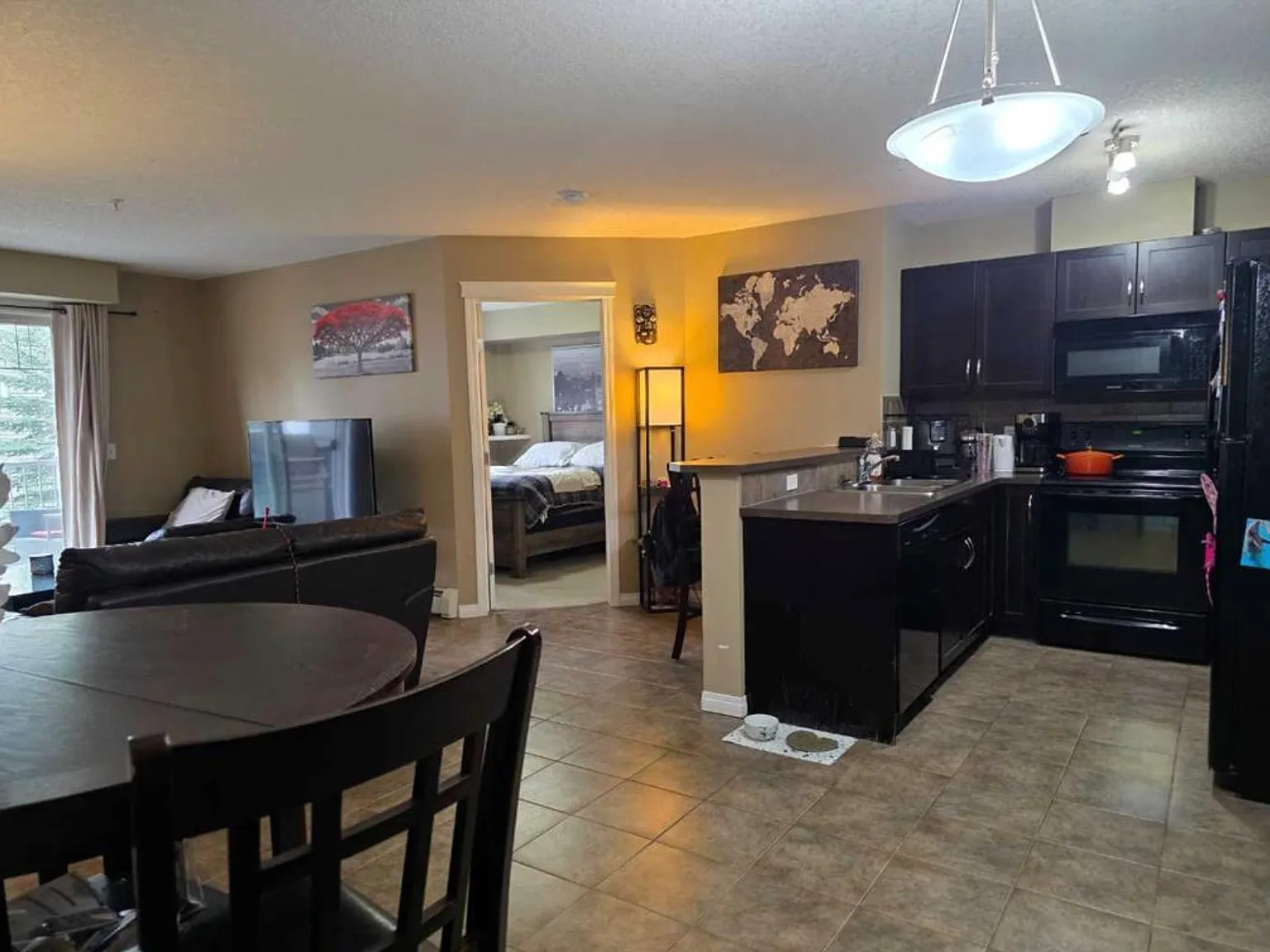 2B/2B Condo in McKenzie Towne (2 Titled Parking Stalls) (IP030) — Photo 2
