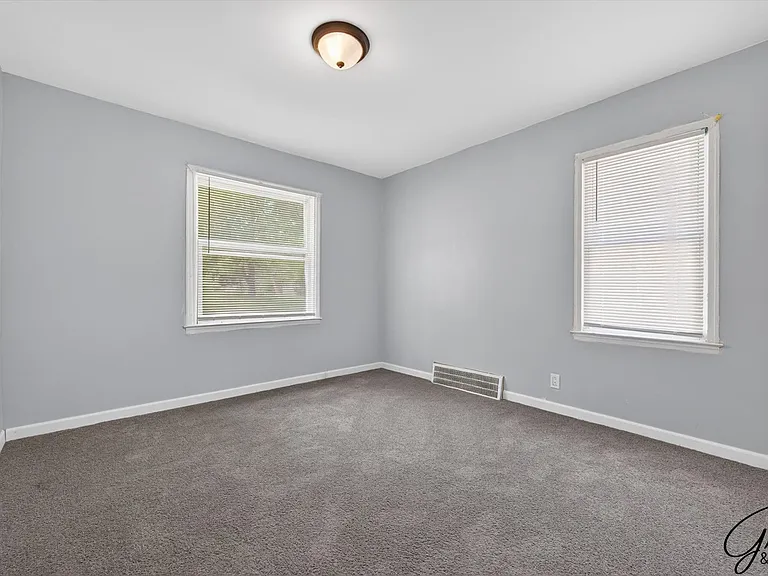 16212 Maddelein St — Photo 6