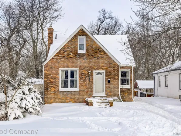 8460 Kenberton Dr, Oak Park, MI 48237