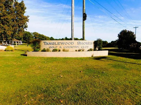 Briarwood Ter, Bracey, VA 23919