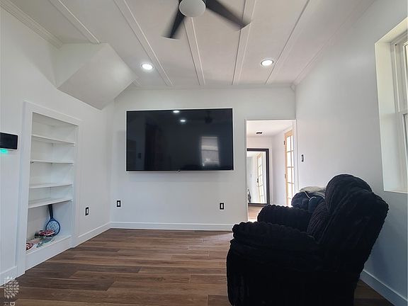 4th image of 1310 Wakefield Ave