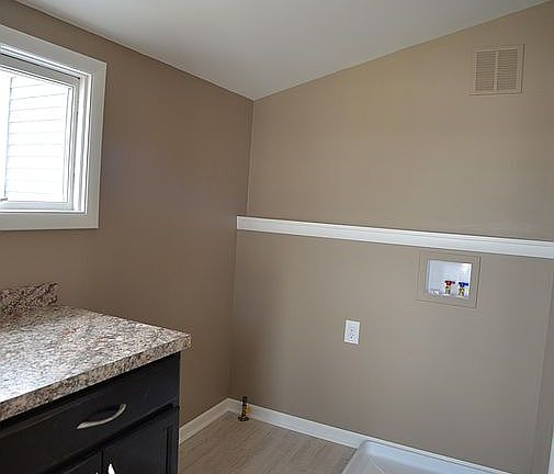 4th image of 37 Brenton Ave