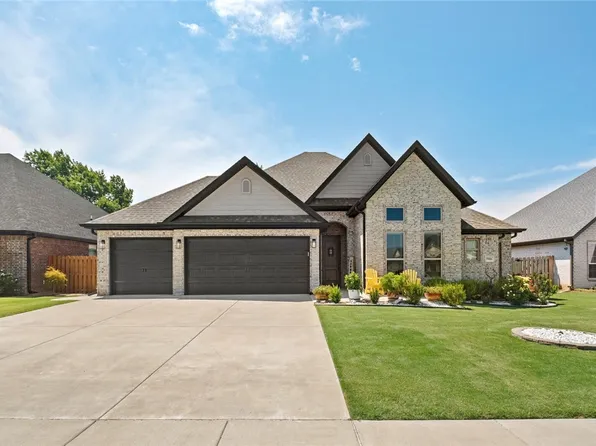 5906 W Buckeye Dr, Rogers, AR 72758