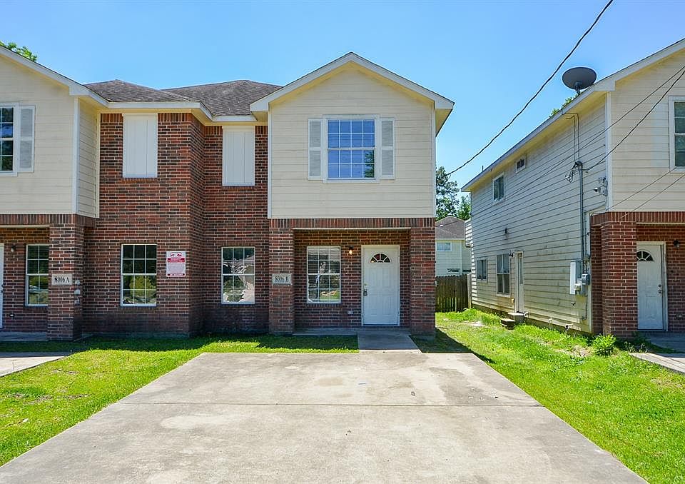 Charming Duplex in Townley Place Subdivision in Northeast Houston