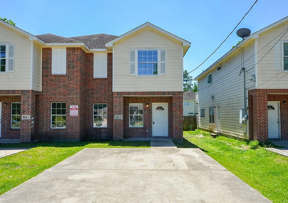 Charming Duplex in Townley Place Subdivision in Northeast Houston