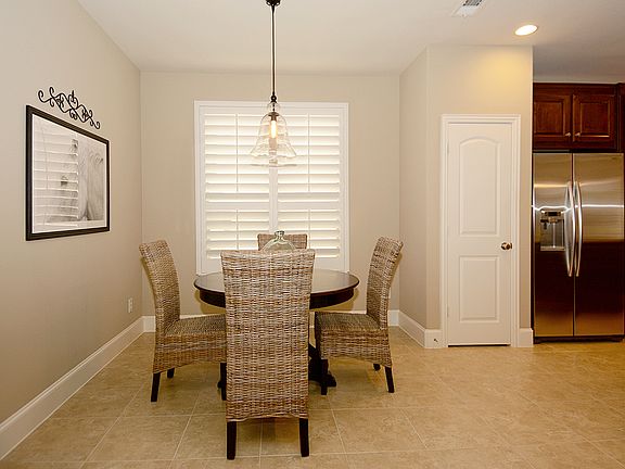 3rd image of 1524 Presley Way