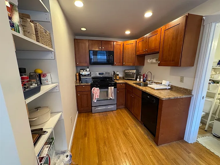 205 Endicott St #4 — Photo 2