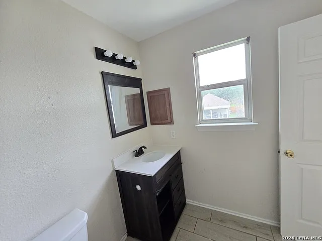 1803 White Magnolia — Photo 19