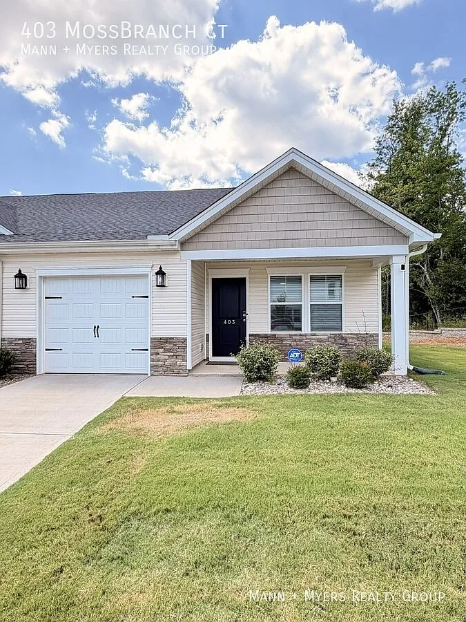 3bd Townhome Available For Rent in Greenville/Mauldin — Photo 1