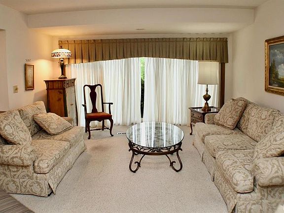 3rd image of 52558 Southdown Rd
