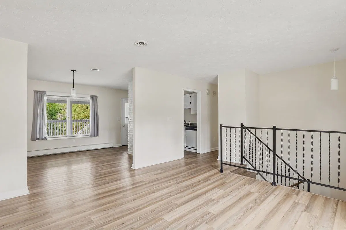 3 bed, 1.5 bath, 1610 sqft, $2,850 — Photo 2