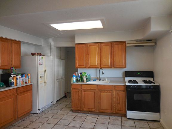 2nd image of 301 Santa Clara Ave