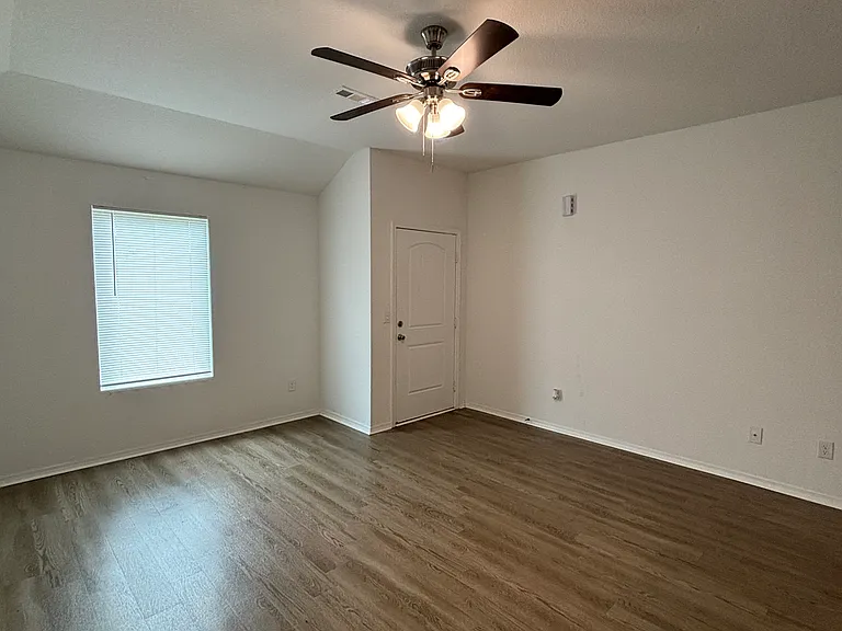 80 Kinley Brook Ln — Photo 4