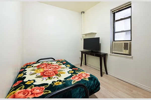 Sold by Compass | media 6